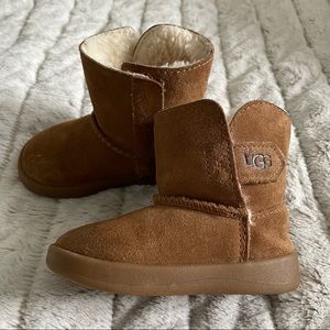 Baby UGG Boots Size 04/05 (12-18months) GUC
